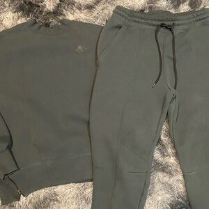 Women’s large Nike Sweats set